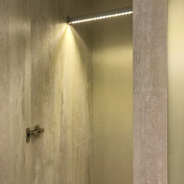 Master Walk-in closet by VelArt