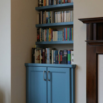 Alcove built-ins / shelving / Tv-cabinets