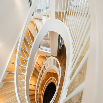 Wendeltreppe mit elliptischem Geländer
