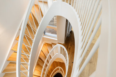 Klassische Treppe mit Holz-Setzstufen in Stuttgart