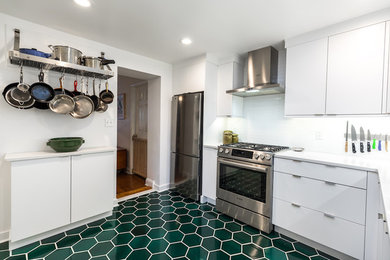 Kitchen - modern kitchen idea in Philadelphia