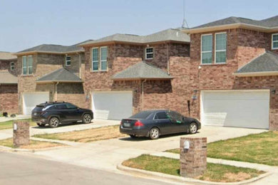 Exterior home idea in Dallas