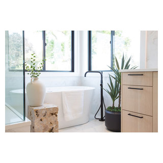 Bellevue | Modern Home - Modern - Bathroom - Seattle - by Heiser ...