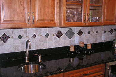 Kitchen - kitchen idea in Cleveland