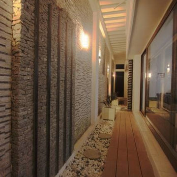 The Linear Expanse House