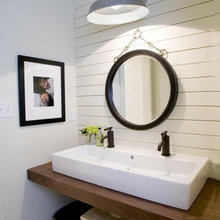 2nd bath 2nd floor