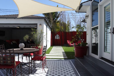 Example of a 1950s deck design in Los Angeles
