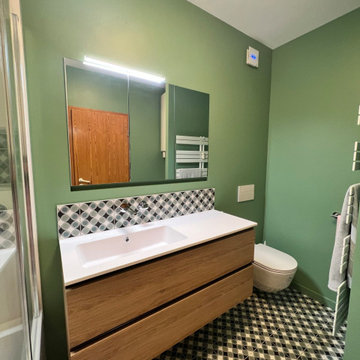 Du vert pour cette salle de bains rénovée