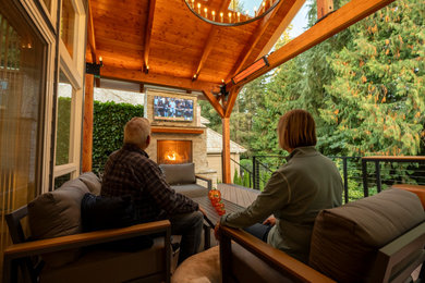 Example of a mountain style balcony design in Seattle