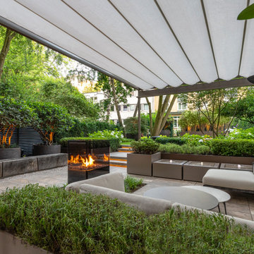 Feuer & Licht in einem Hamburger Innenhof