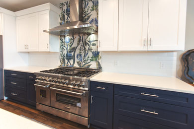 Example of a kitchen design in Austin
