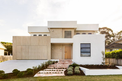 Inspiration for a midcentury exterior.