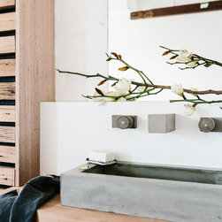 Freya Concrete Spout - Bathroom Fixtures