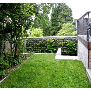 House with a Common View