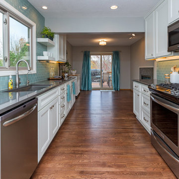 Kitchen Lives Larger in West Des Moines