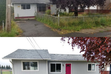 Example of a mid-sized arts and crafts gray one-story wood exterior home design in Portland with a shingle roof