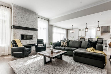 Trendy family room photo in Montreal