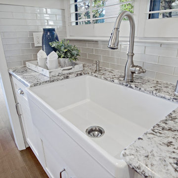 Laguna Hills Kitchen Farmhouse Sink with Modern Flair and Granite Detail