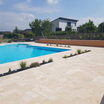 Outdoorpool in Travertin