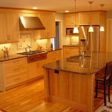 Billerica Traditional Golden Kitchen