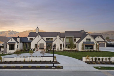 Inspiration for a transitional landscaping in Salt Lake City.