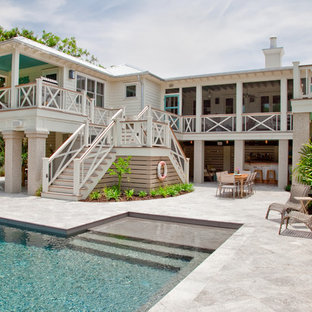 チャールストンのビーチスタイルのおしゃれな家の外観の写真