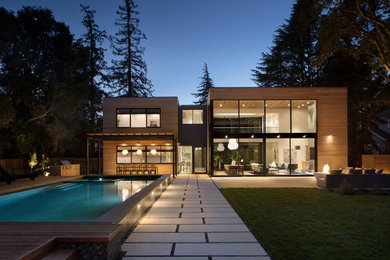 This is an example of a large contemporary back garden in San Francisco.