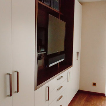Arbeitszimmer Nussbaum, Linoleum und Lack