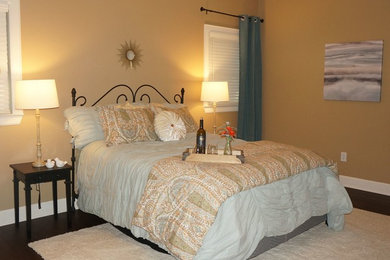 Bedroom - country bedroom idea in Austin