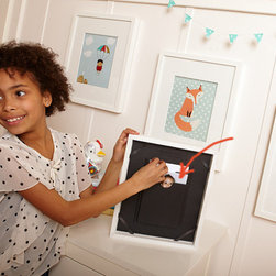EasyGallery&reg; frames store a dozen prints in back! - Picture Frames