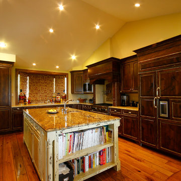 Rustic Alder Wood Traditional Style Kitchen