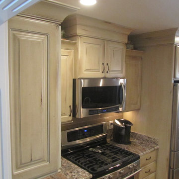 Benchmark Homes Malin Job, Maple Old World Custard