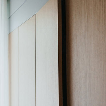 Détail de la menuiserie sur mesure en chêne naturel