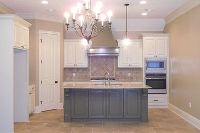 Example of a classic kitchen design in New Orleans