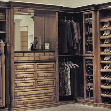 Custom Walk-in Closet Designs