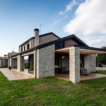 Villa in pietra e legno
