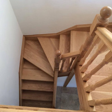 Oak Double Winder Stairs with Oak Barley Twist