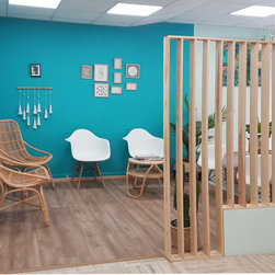 Am&eacute;nagement et d&eacute;coration d'une salle d'attente dans une association - ホームオフィス用小物