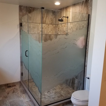 Glass Shower Elclousers with etched glass privacy band