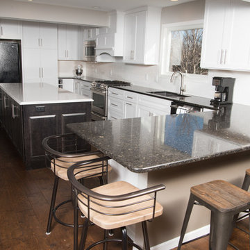 White & Black Kitchen
