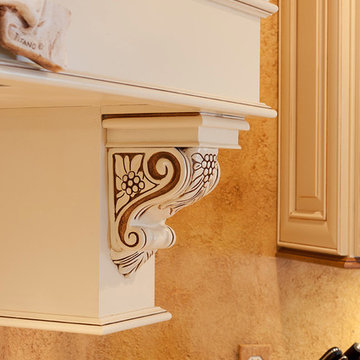 Door style: Cambridge | Species: Maple | Finish: Linen with Carmel glaze