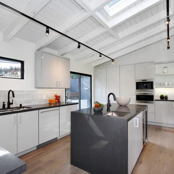 Studio City Acrylic Laminate High Gloss kitchen