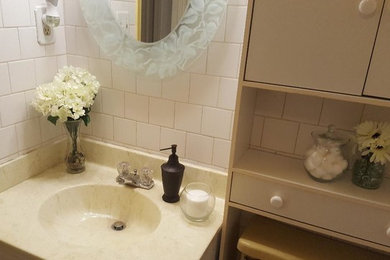 Example of a mid-sized bathroom design in Richmond