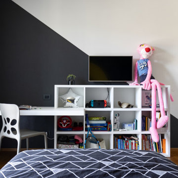 Yellow & Black Teen boy's bedroom