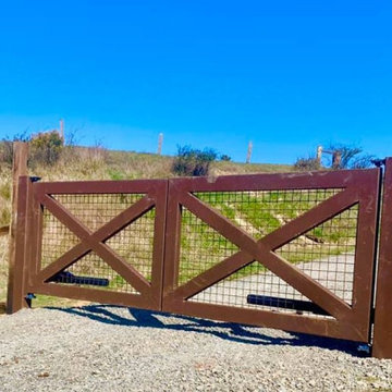 Loleta Ranch Gates