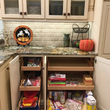 Lincoln Ave. Kitchen