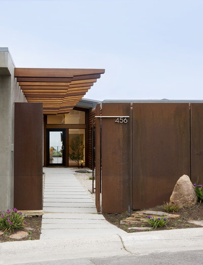 Midcentury Entry by Laidlaw Schultz architects