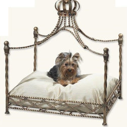 Royalty Pet Bed - Decorative Accents