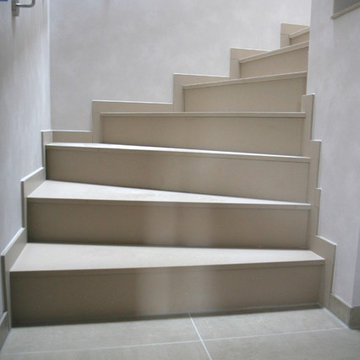 Treppenaufgang in Gästehaus von unten