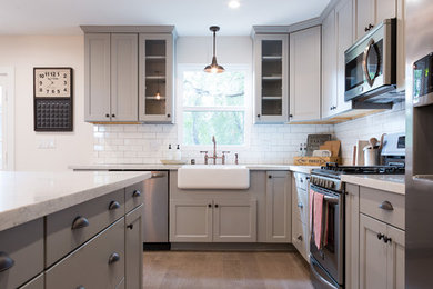 Example of a kitchen design in Los Angeles